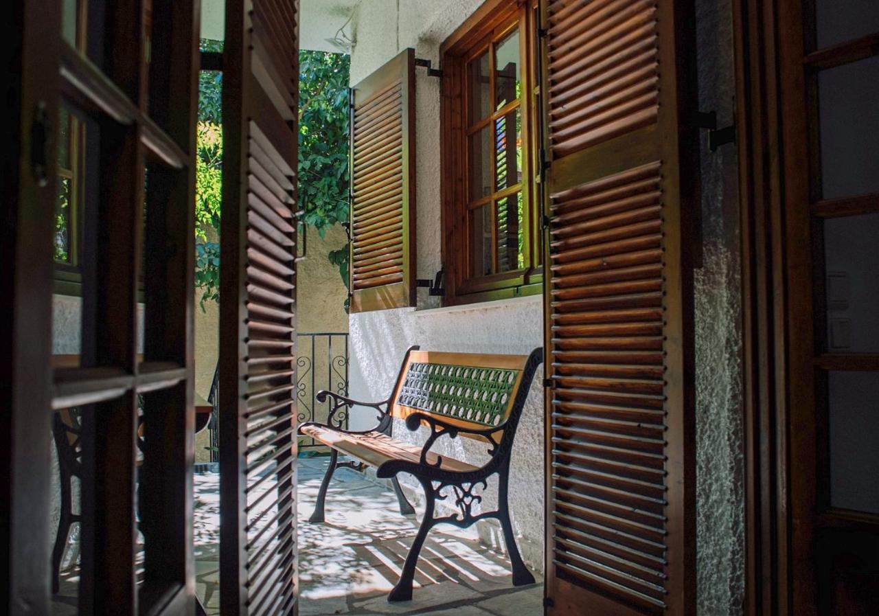 House Inside Garden Appartamento Volos Esterno foto